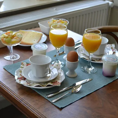 Chateau D'harnoy Bed & Breakfast 3*