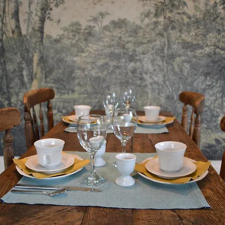Chateau D'harnoy Bed & Breakfast